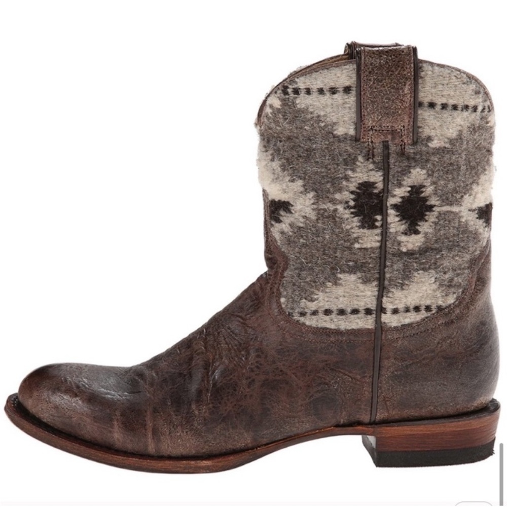 Stetson Serape Round Toe Western Ankle Boots